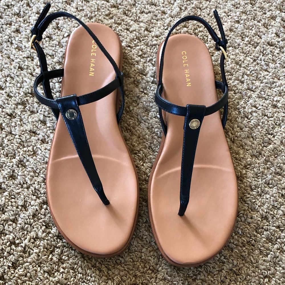 Cole Haan Flora thong sandals never worn 7.5